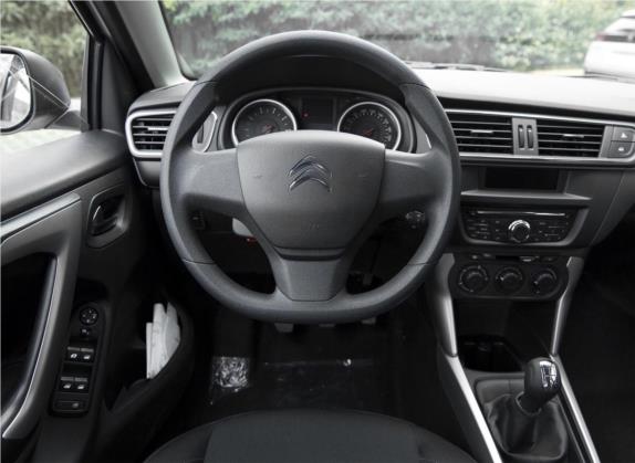 雪铁龙C3-XR 2018款 1.6L 手动时尚型 中控类   驾驶位