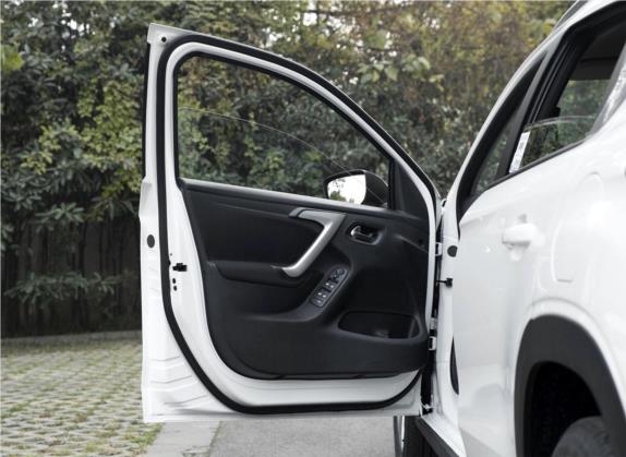 雪铁龙C3-XR 2018款 1.6L 手动时尚型 车厢座椅   前门板