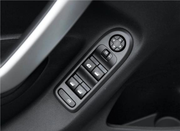 雪铁龙C3-XR 2018款 1.6L 手动时尚型 车厢座椅   门窗控制