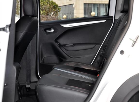 雪铁龙C3-XR 2018款 230THP 自动智能型 车厢座椅   后排空间