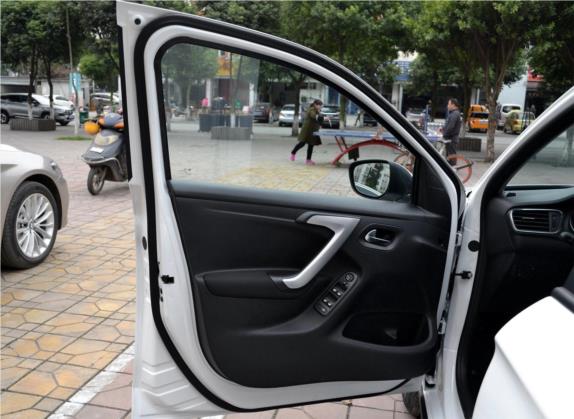 雪铁龙C3-XR 2018款 1.6L 自动时尚型 车厢座椅   前门板