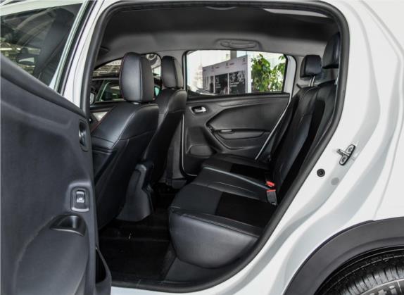 雪铁龙C3-XR 2018款 1.6L 手动先锋型 车厢座椅   后排空间