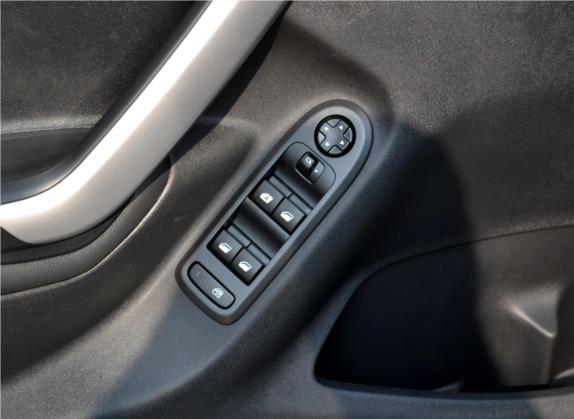 雪铁龙C3-XR 2018款 1.6L 自动先锋型 车厢座椅   门窗控制