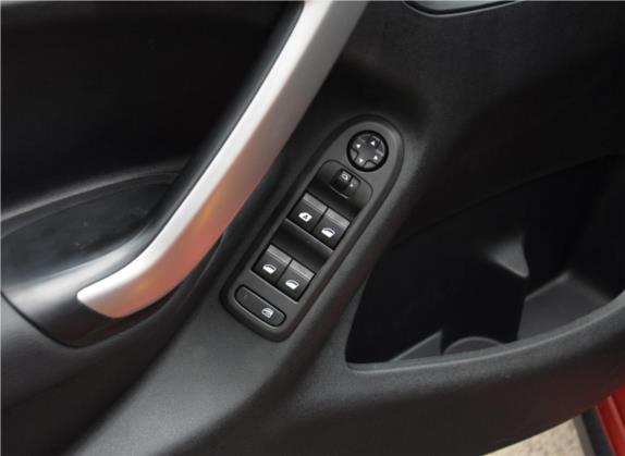 雪铁龙C3-XR 2018款 230THP 手动先锋型 车厢座椅   门窗控制