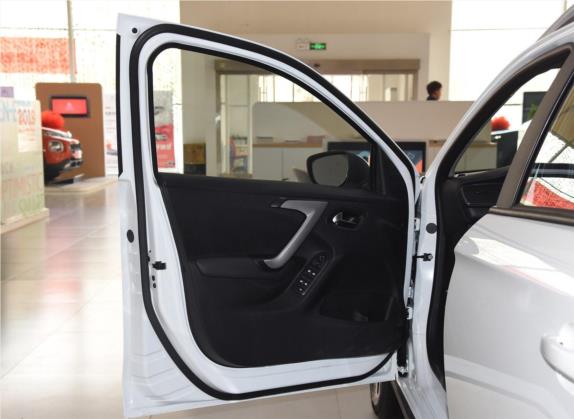 雪铁龙C3-XR 2018款 改款 1.6L 自动先锋型 车厢座椅   前门板