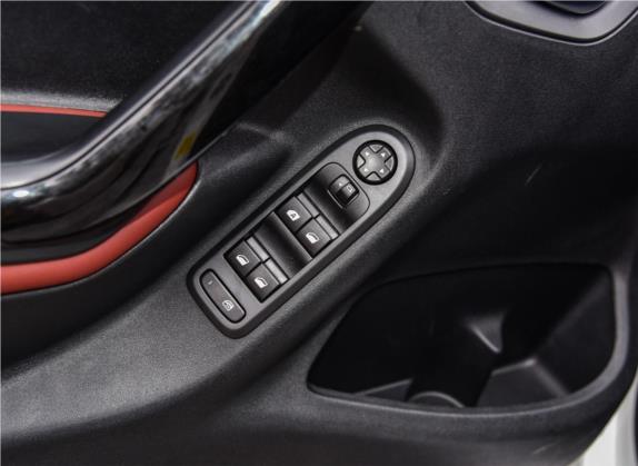 雪铁龙C3-XR 2019款 190THP 自动越领版 车厢座椅   门窗控制