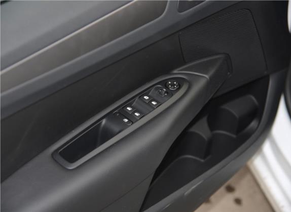 C4世嘉 2016款 1.6L 自动豪华型 车厢座椅   门窗控制