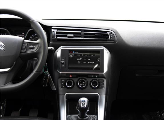 C4世嘉 2016款 1.6L 手动豪华型 中控类   中控台