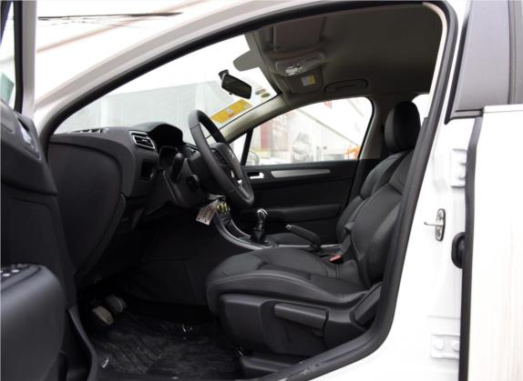 C4世嘉 2016款 1.6L 手动豪华型 车厢座椅   前排空间