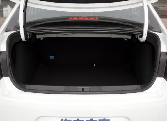 C4世嘉 2016款 1.6L 手动舒适型 车厢座椅   后备厢
