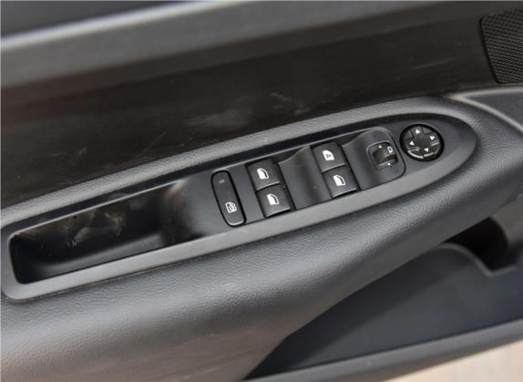C4世嘉 2016款 悦心版 1.6L 手动舒适型 车厢座椅   门窗控制