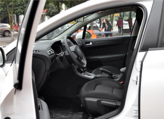 C4世嘉 2018款 1.6L 自动舒适型 车厢座椅   前排空间