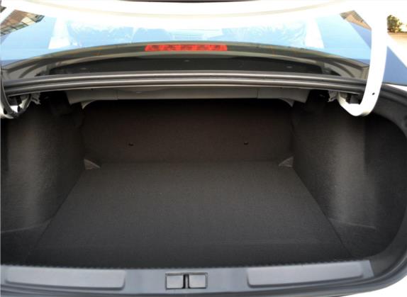 C4世嘉 2018款 1.6L 自动舒适型 车厢座椅   后备厢