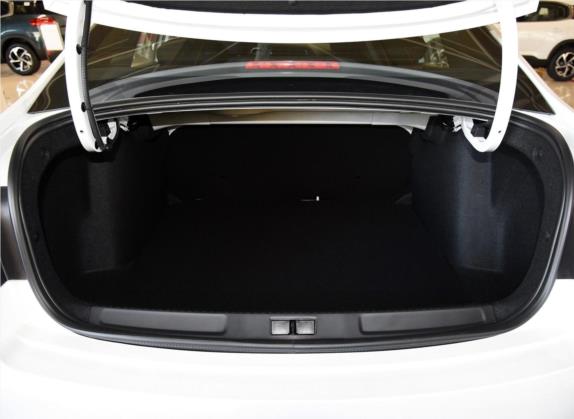 C4世嘉 2018款 1.6L 自动豪华型 车厢座椅   后备厢