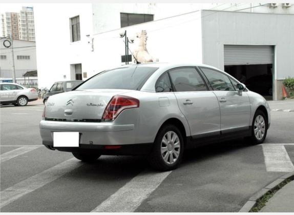 凯旋 2008款 2.0L 自动旗舰导航型 外观   斜后