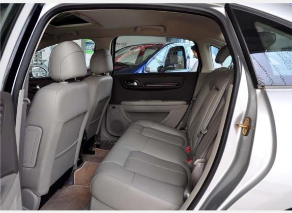 凯旋 2010款 2.0L 自动科技版 车厢座椅   后排空间