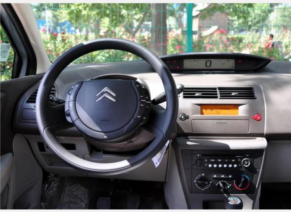 凯旋 2010款 2.0L 手动经典版 中控类   驾驶位