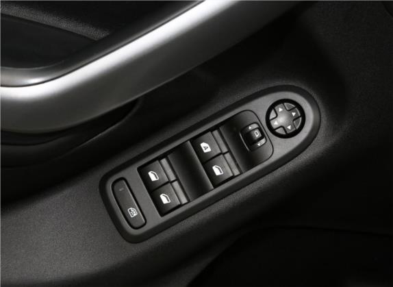 雪铁龙C3L 2020款 190THP 自动睿升版 车厢座椅   门窗控制