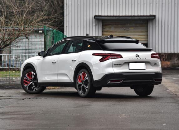 凡尔赛C5 X 2022款 1.6T 领不凡 虎年开门红版 外观   斜后