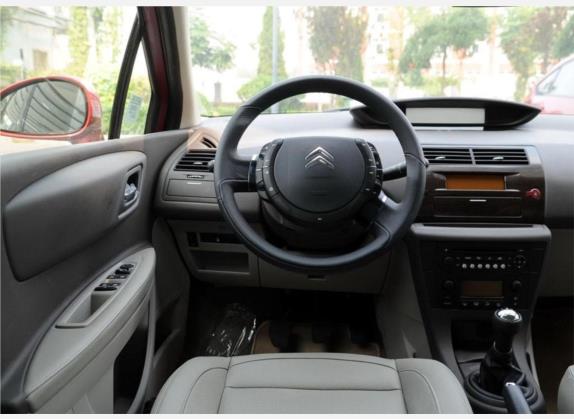 世嘉 2008款 两厢 1.6L 手动舒适型 中控类   驾驶位