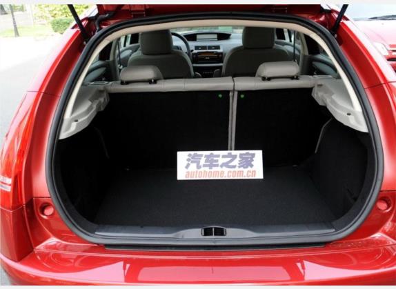 世嘉 2008款 两厢 1.6L 手动舒适型 车厢座椅   后备厢