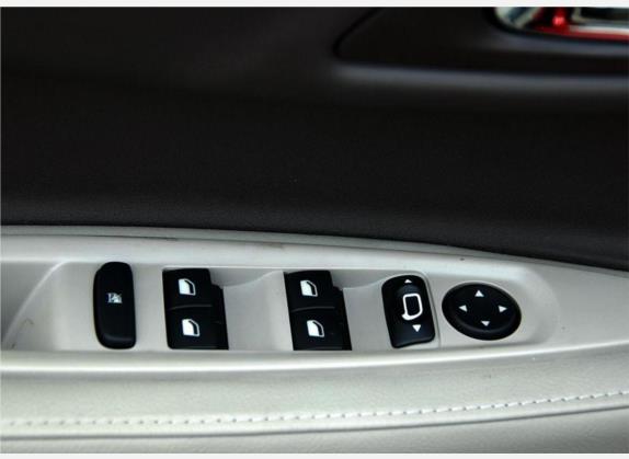 世嘉 2008款 两厢 1.6L 自动舒适型 车厢座椅   门窗控制