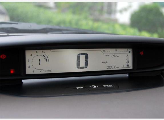 世嘉 2008款 两厢 2.0L 自动豪华型 中控类   仪表盘