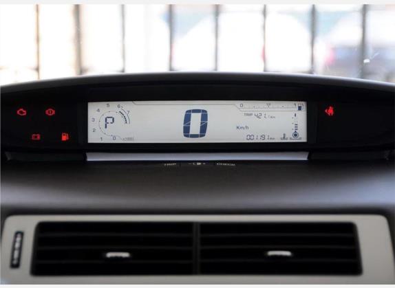 世嘉 2009款 三厢 2.0L 自动豪华型 中控类   仪表盘