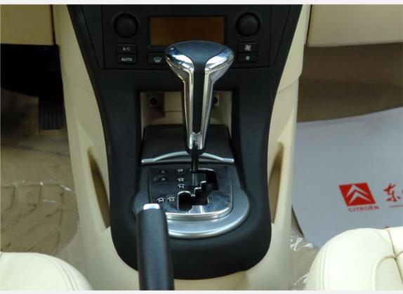 世嘉 2009款 三厢 2.0L 自动舒适型 中控类   挡把