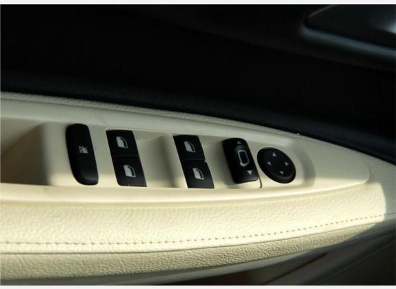 世嘉 2009款 三厢 2.0L 自动舒适型 车厢座椅   门窗控制
