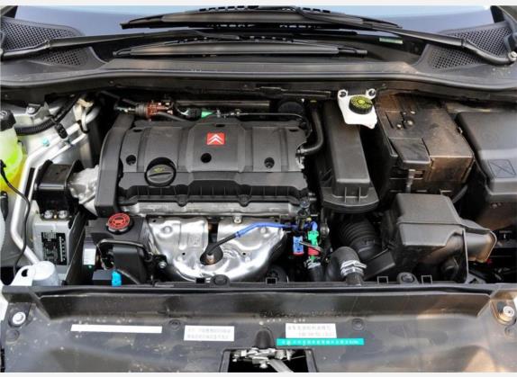 世嘉 2009款 三厢 1.6L 手动时尚型 其他细节类   发动机舱