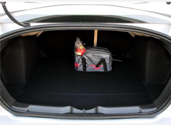 世嘉 2009款 三厢 1.6L 手动时尚型 车厢座椅   后备厢