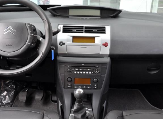 世嘉 2009款 三厢 1.6L 手动舒适型 中控类   中控台