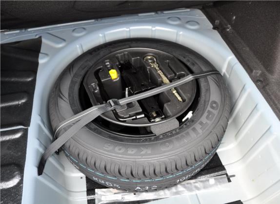 世嘉 2009款 三厢 1.6L 手动舒适型 其他细节类   备胎