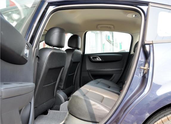世嘉 2009款 三厢 1.6L 手动舒适型 车厢座椅   后排空间