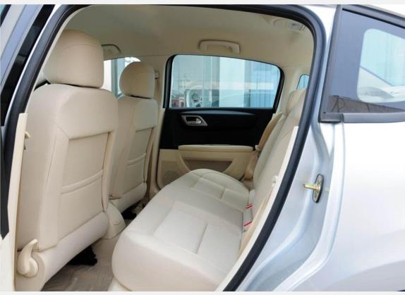 世嘉 2010款 三厢 1.6L 自动尚乐版 车厢座椅   后排空间