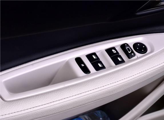 世嘉 2011款 两厢 1.6L 自动冠军版 车厢座椅   门窗控制