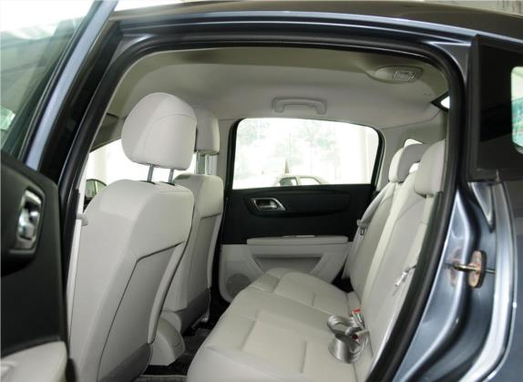 世嘉 2011款 三厢 1.6L 自动冠军版 车厢座椅   后排空间