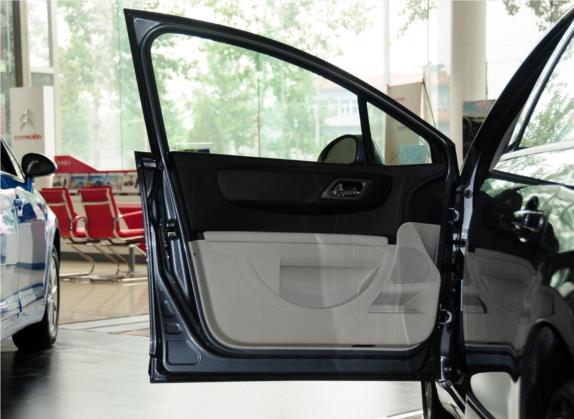 世嘉 2011款 三厢 1.6L 自动冠军版 车厢座椅   前门板