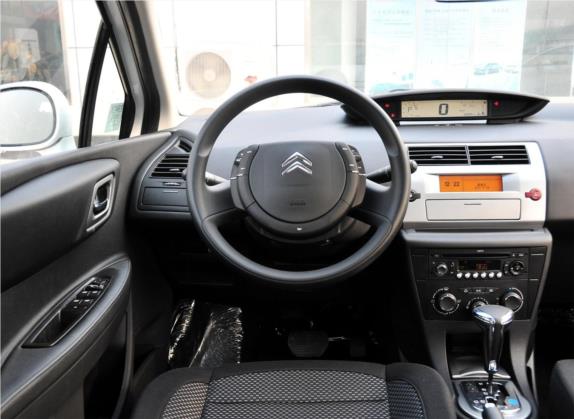 世嘉 2011款 三厢 2.0L 自动贺岁版 中控类   驾驶位