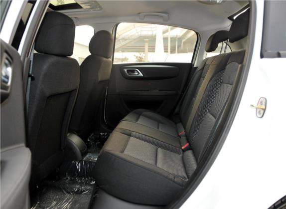 世嘉 2011款 三厢 2.0L 自动贺岁版 车厢座椅   后排空间