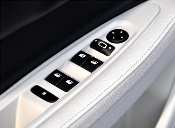 世嘉 2011款 两厢 2.0L 自动劲雅型 车厢座椅   门窗控制