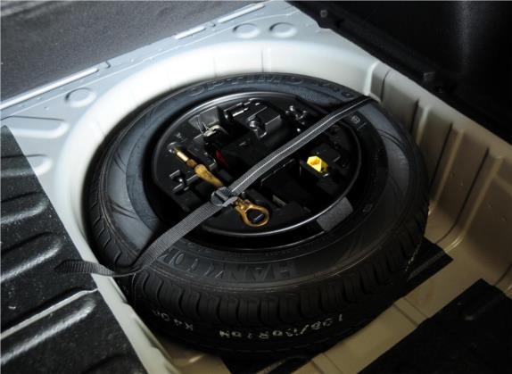 世嘉 2011款 三厢 1.6L 自动时尚型 其他细节类   备胎