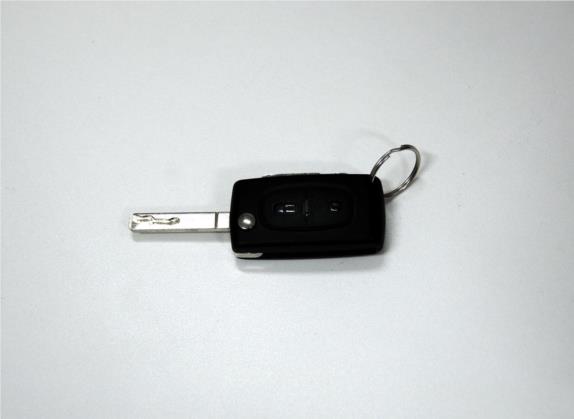 世嘉 2011款 三厢 1.6L 自动时尚型 其他细节类   钥匙