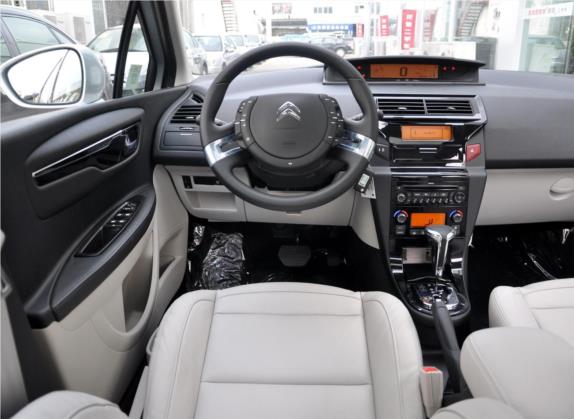 世嘉 2012款 三厢 1.6L 自动品享型 中控类   驾驶位
