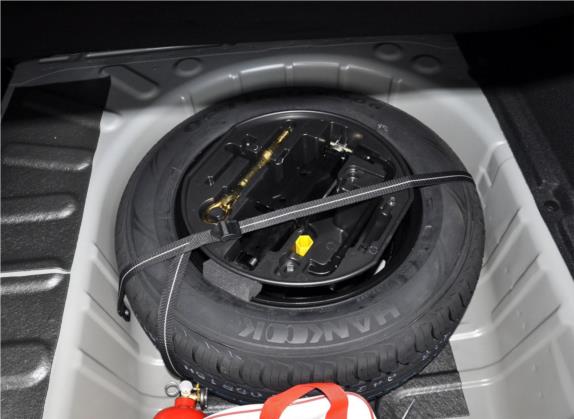 世嘉 2012款 三厢 1.6L 自动品享型 其他细节类   备胎