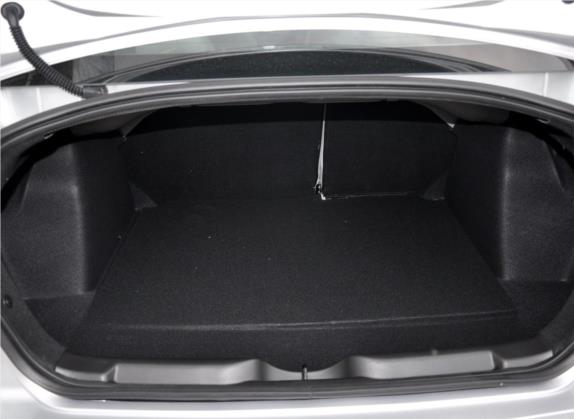 世嘉 2012款 三厢 1.6L 自动品享型 车厢座椅   后备厢