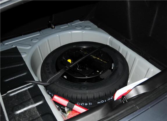 世嘉 2012款 三厢 1.6L 手动品尚型 其他细节类   备胎