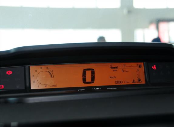 世嘉 2012款 三厢 1.6L 手动品尚型 中控类   仪表盘