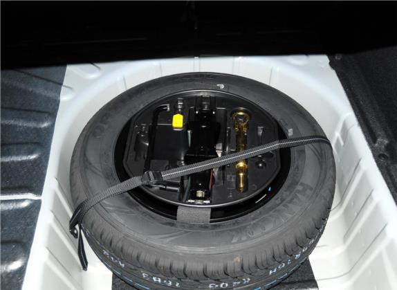 世嘉 2012款 三厢 1.6L 自动品尚型 其他细节类   备胎